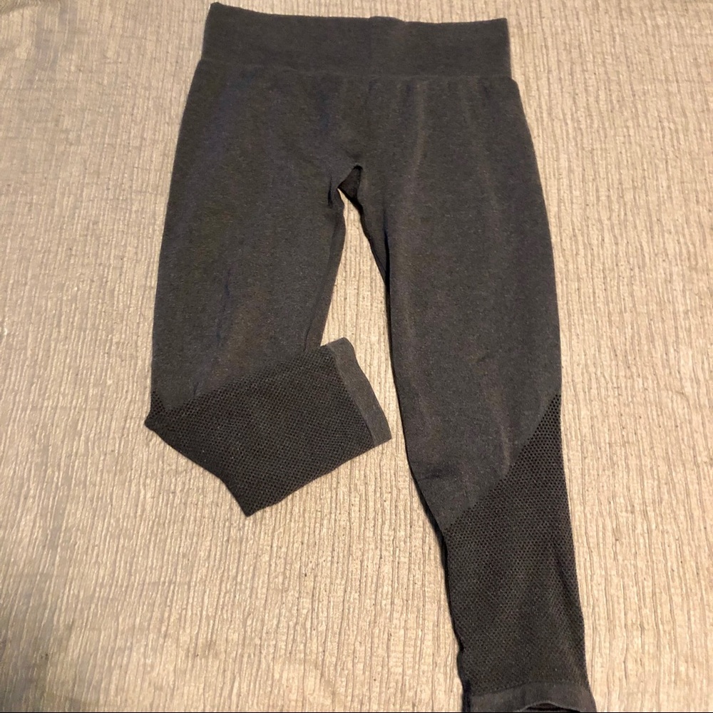 Grey seamless leggings